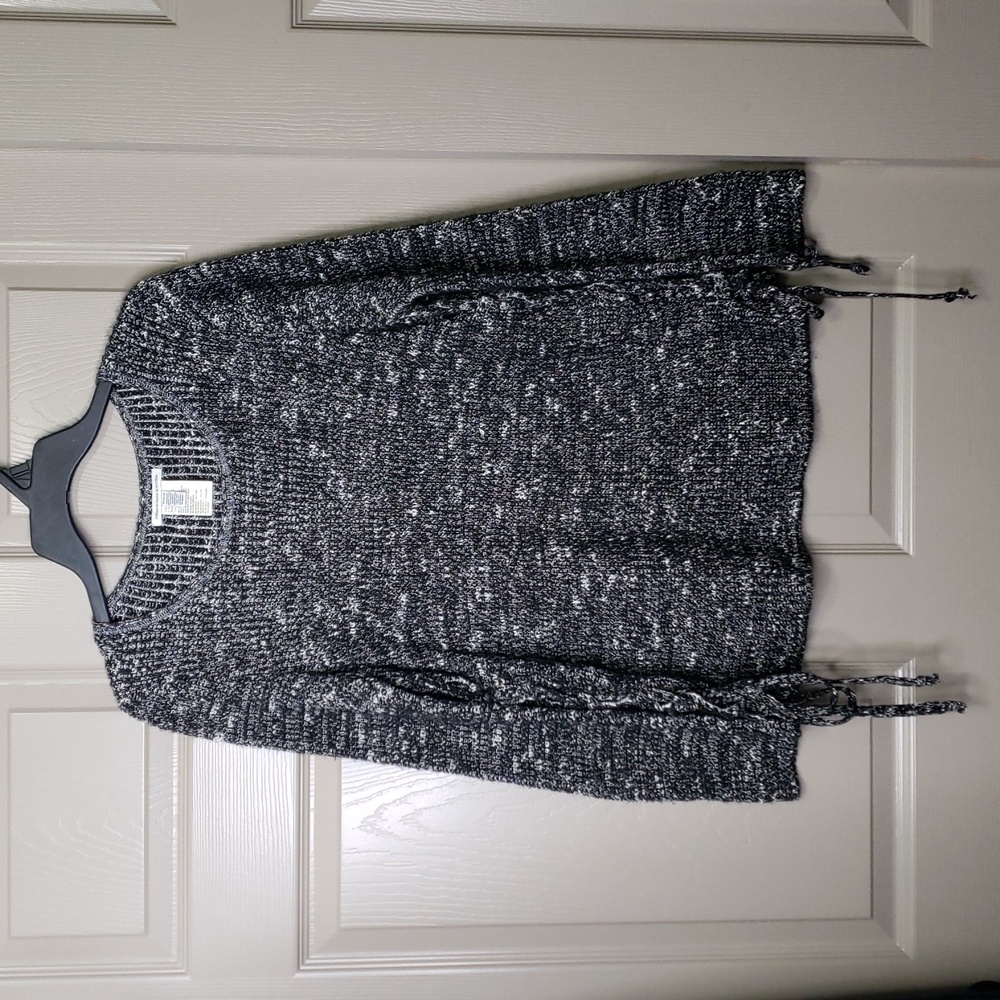 American eagle side lace up tie long sleeve scoop neck sweater size Medium
